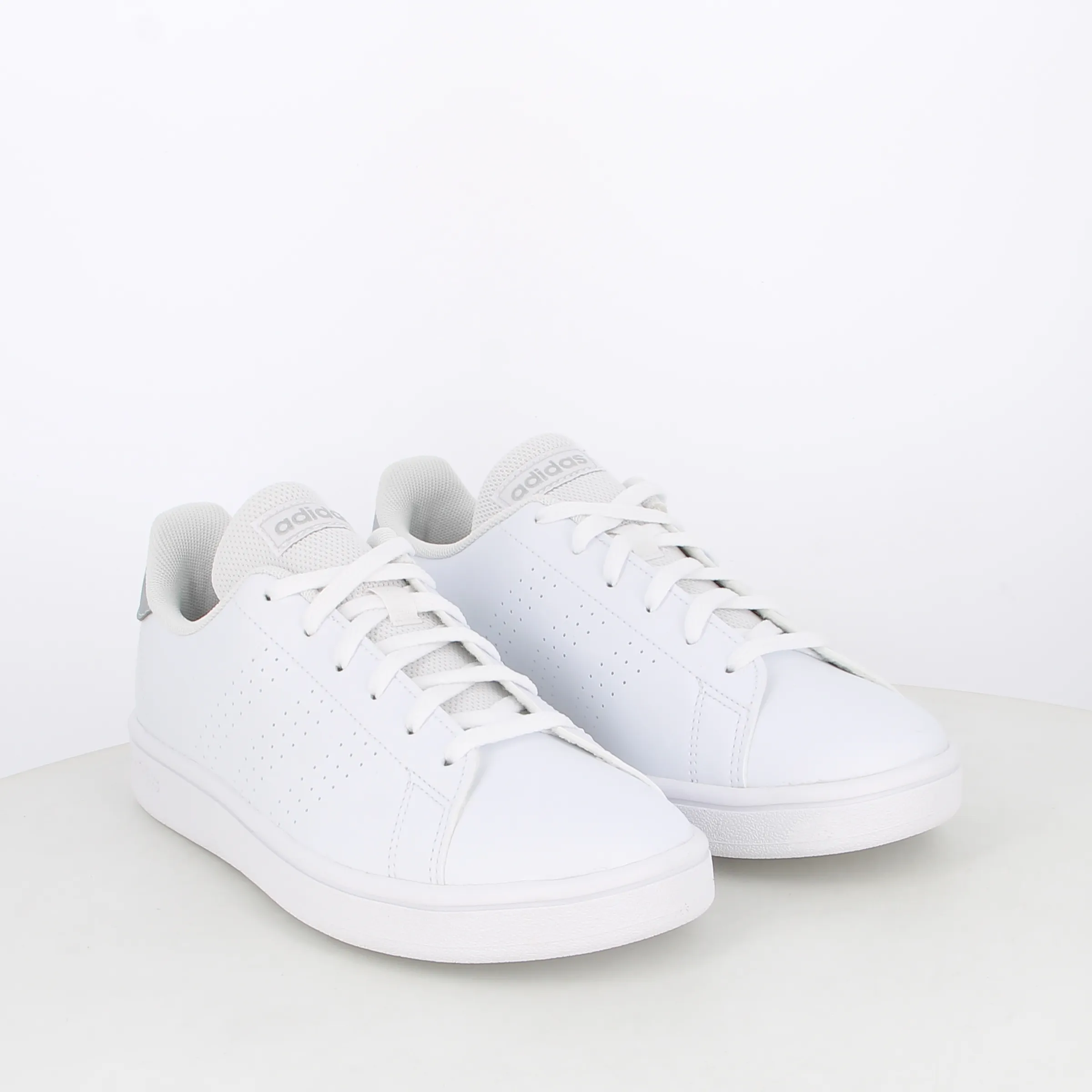 -----Adidas -----Sneakers da donna Advantage Base IF8550 ----