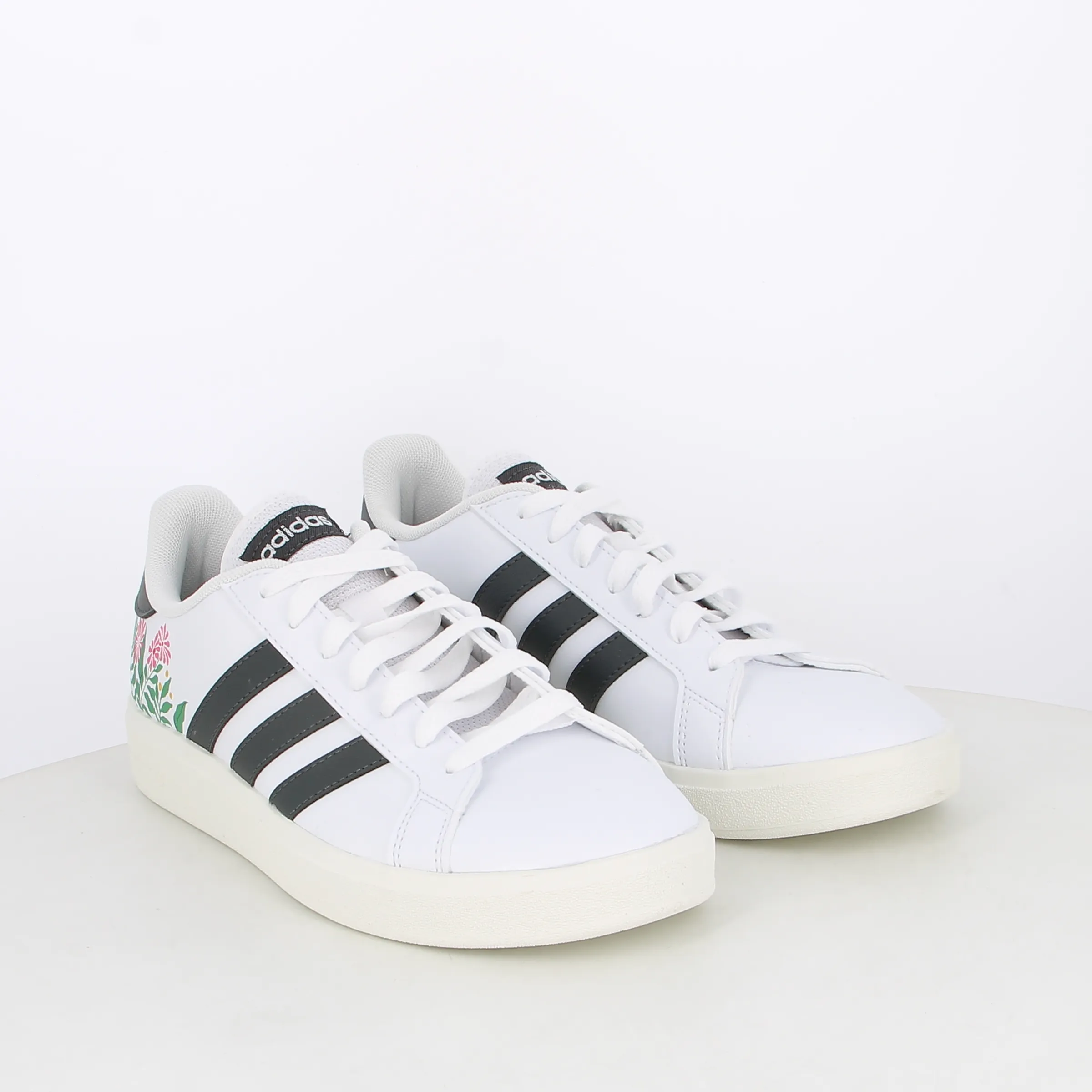 -----Adidas -----Sneakers da donna Grand Court Base IE8511 ----