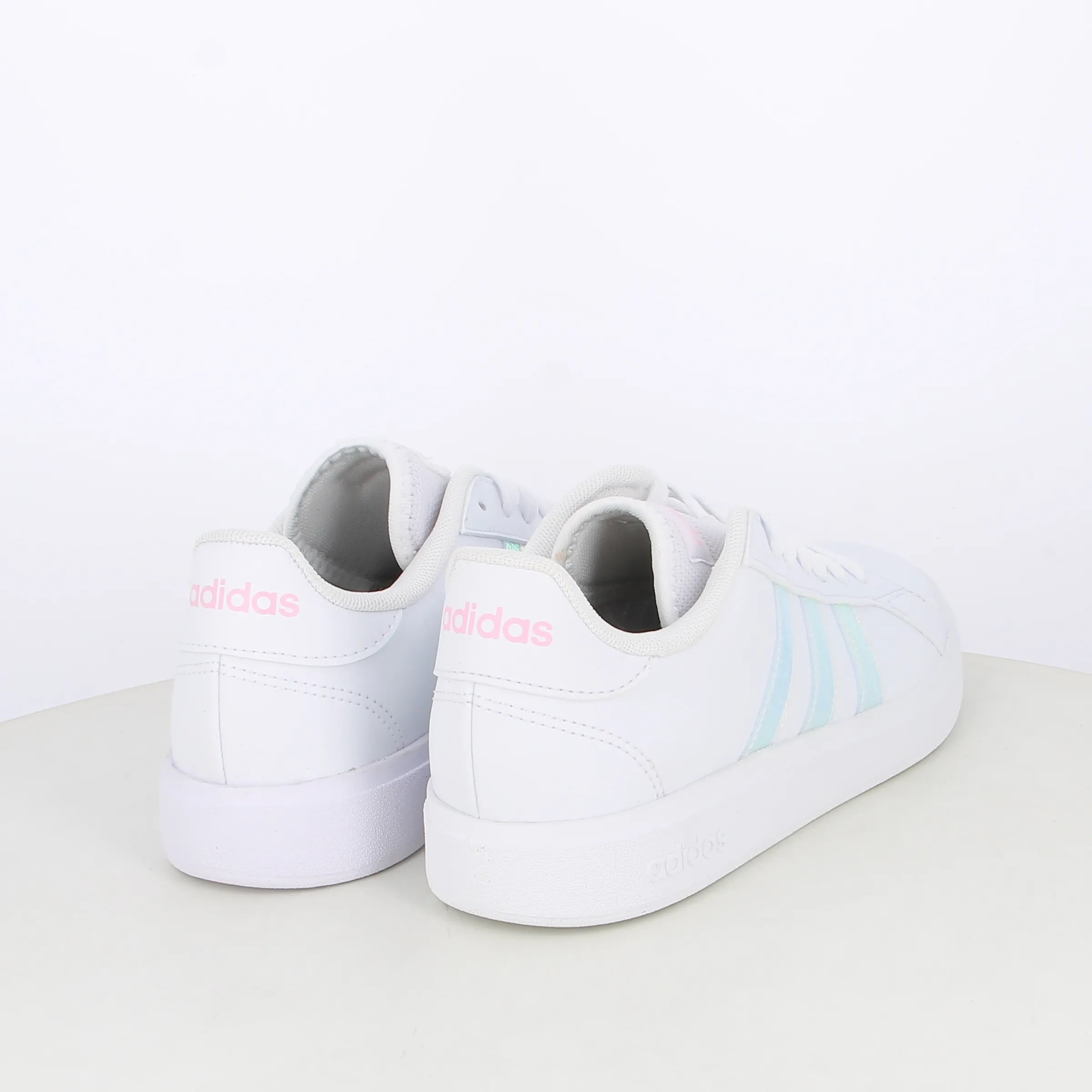 -----Adidas -----Sneakers da donna Grand Court Base IG6374 ----