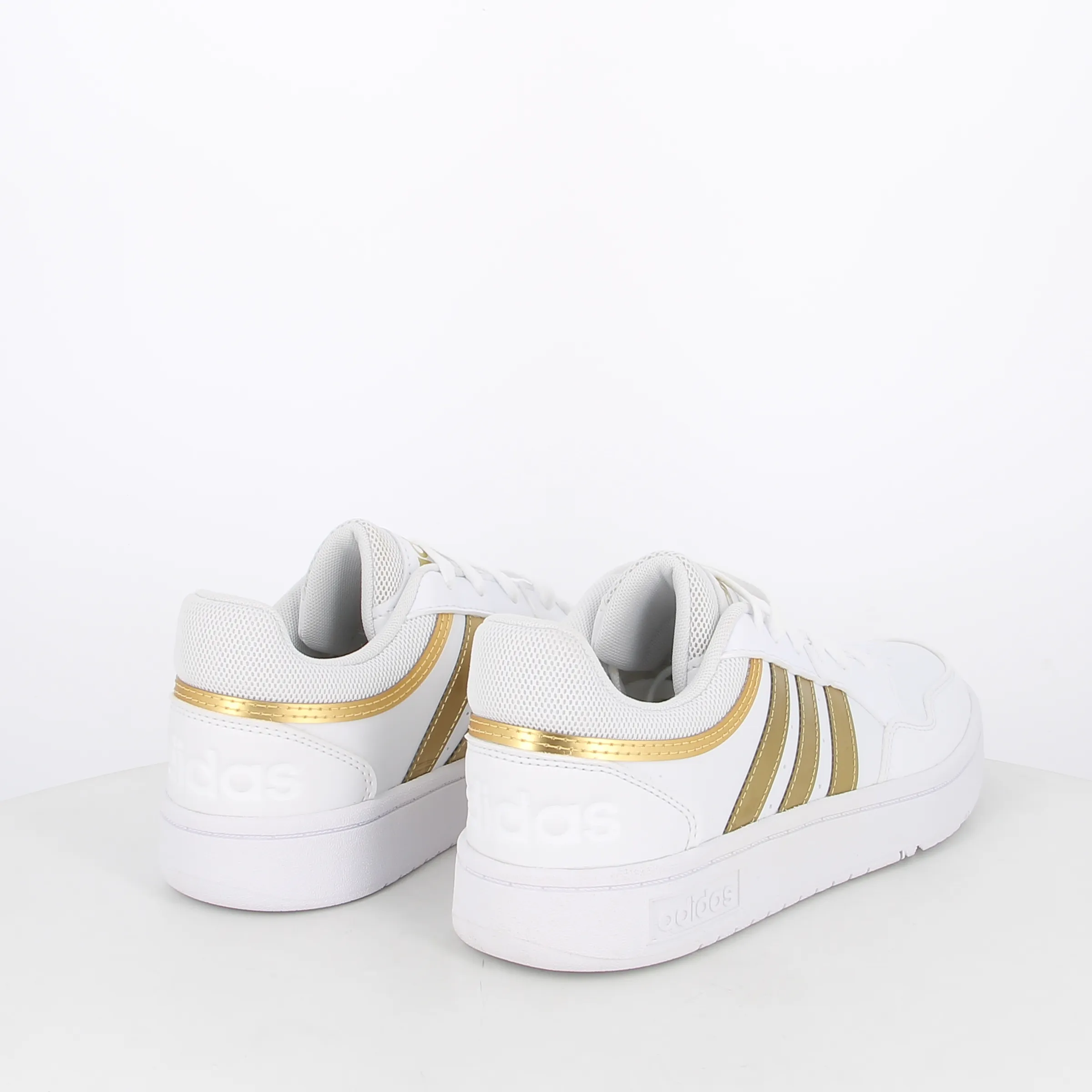 -----Adidas -----Sneakers da donna Hoops 3.0 HP7972 ----