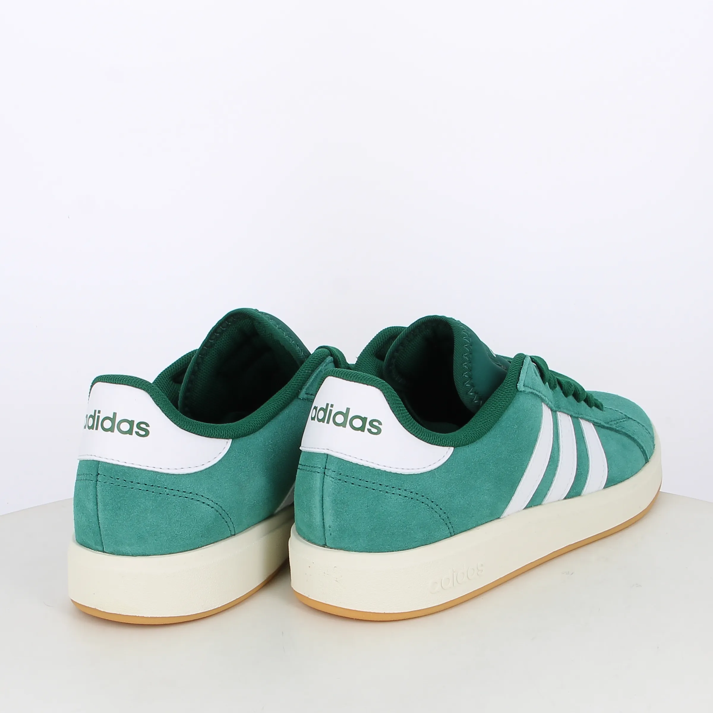 -----Adidas -----Sneakers da uomo Grand Court Base 00s IH6187 ----