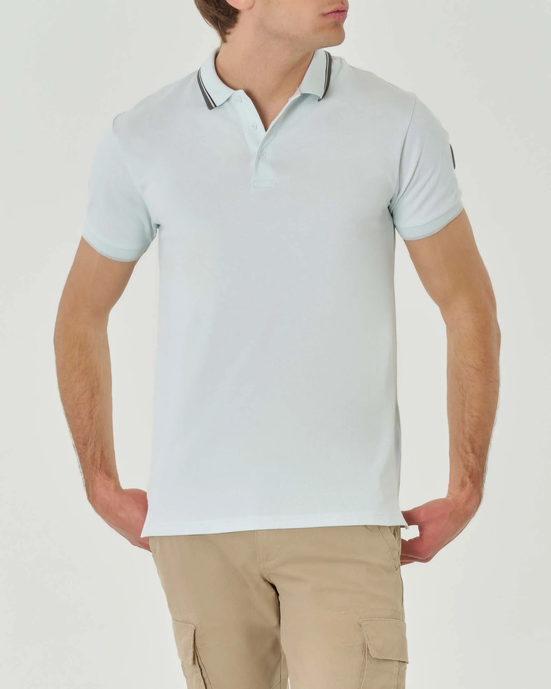 Polo color acqua mezza manica in piquè di cotone stretch con bordino grigio e nero