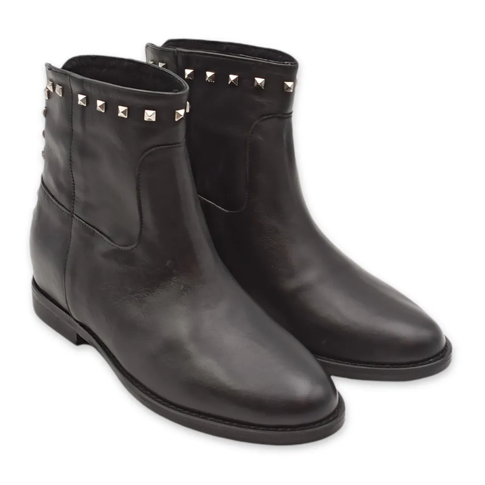 Stivaletto donna in pelle con borchie Once 10004/28 VIT NERO