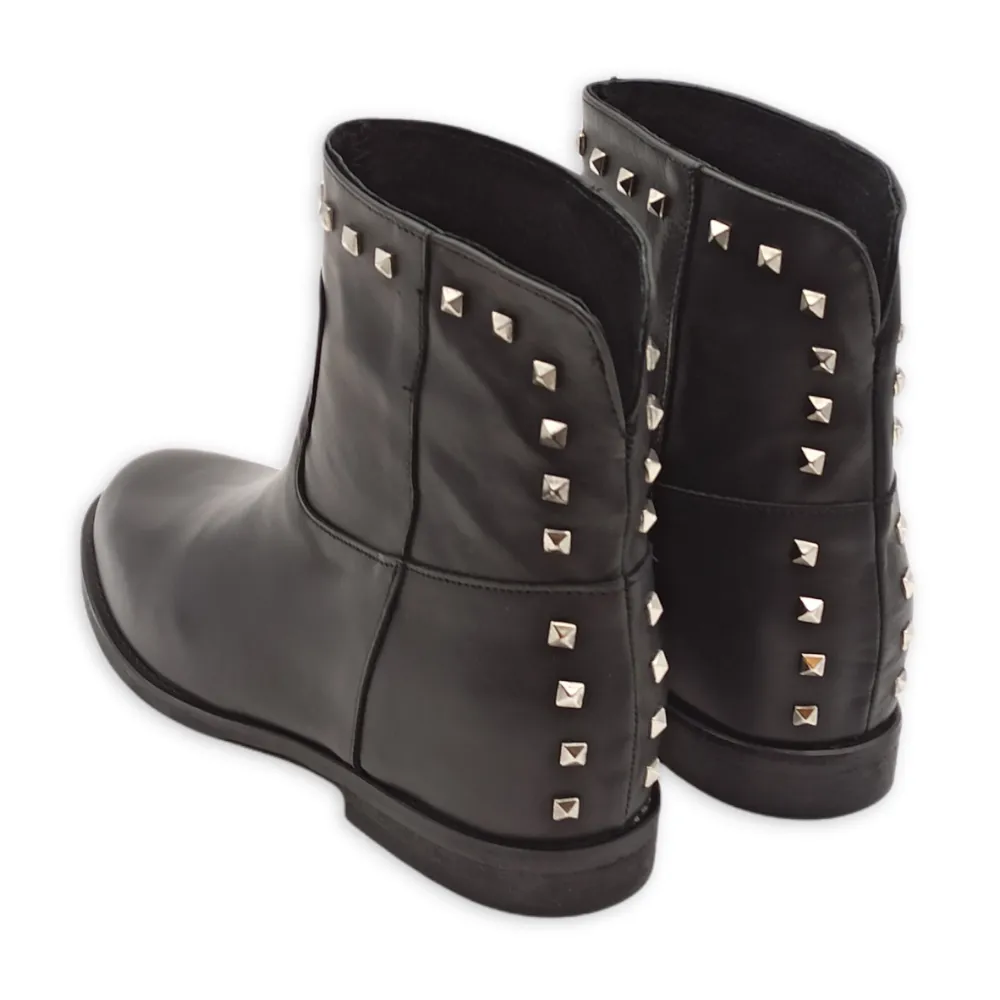 Stivaletto donna in pelle con borchie Once 10004/28 VIT NERO