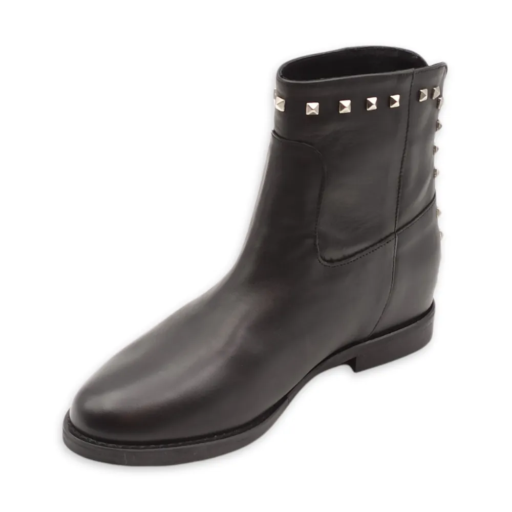 Stivaletto donna in pelle con borchie Once 10004/28 VIT NERO