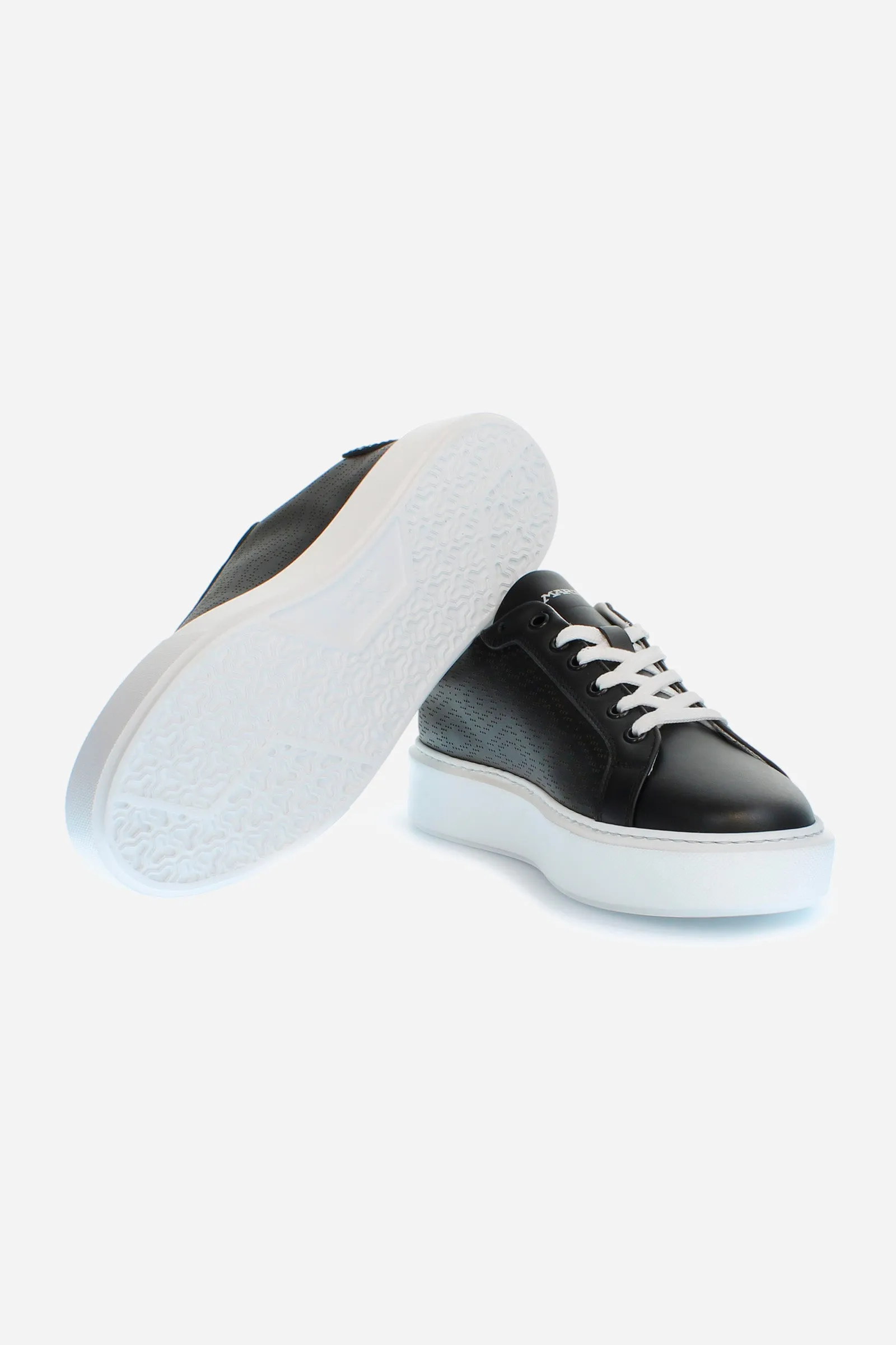 Women's trainers in perforated leather